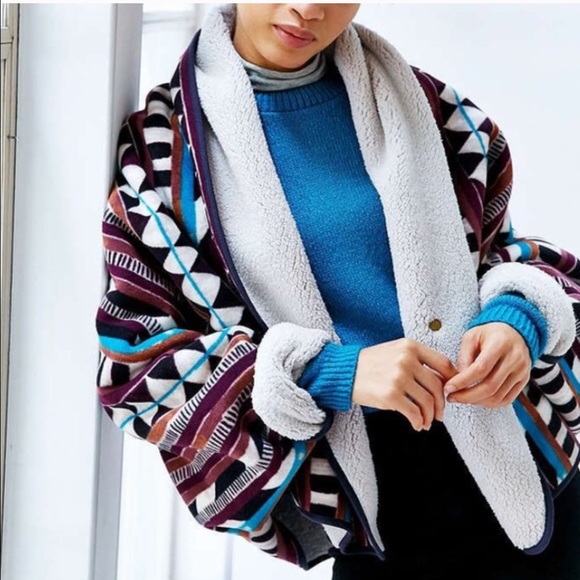 UO without walls reversible poncho wrap os - Picture 2 of 4